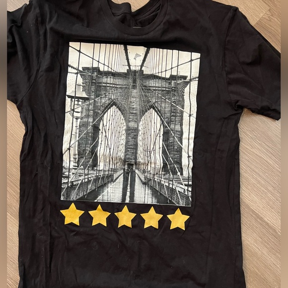 Graphic Tee of Brooklyn Bridge Size: M - Picture 5 of 5
